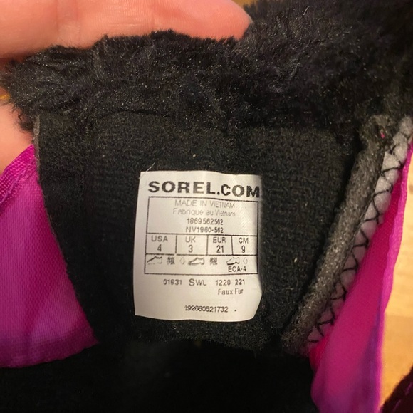 Size 4 toddler SOREL - Picture 4 of 6